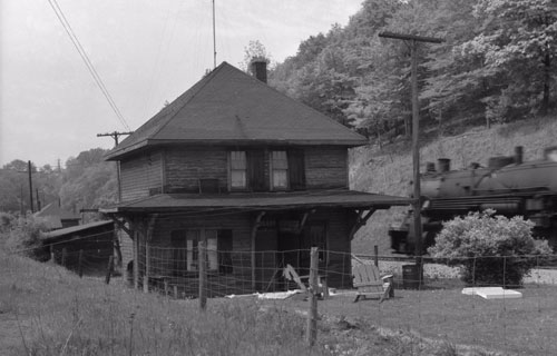Todmorden CN Station